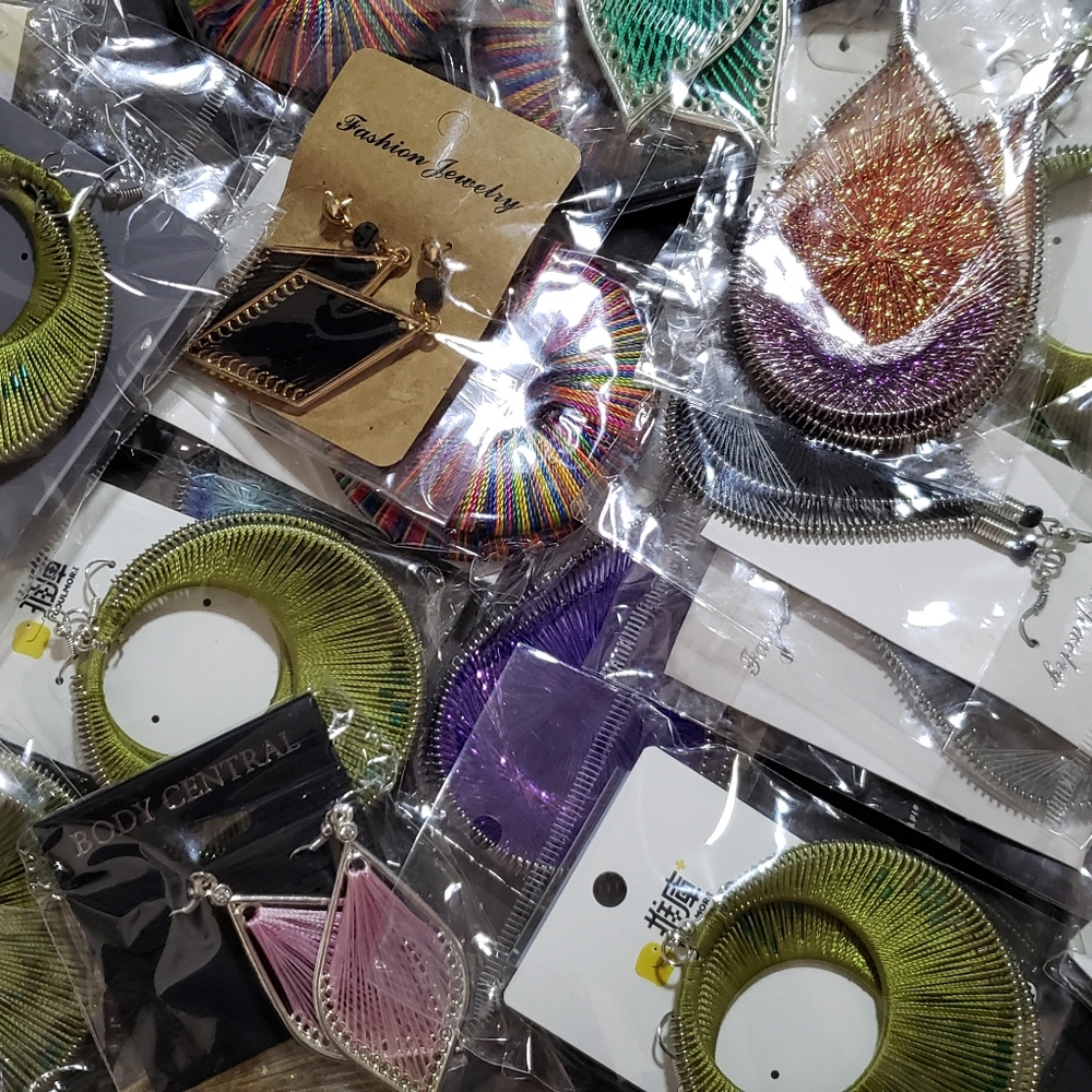 Beautiful Thread Earrings Lot of 5
